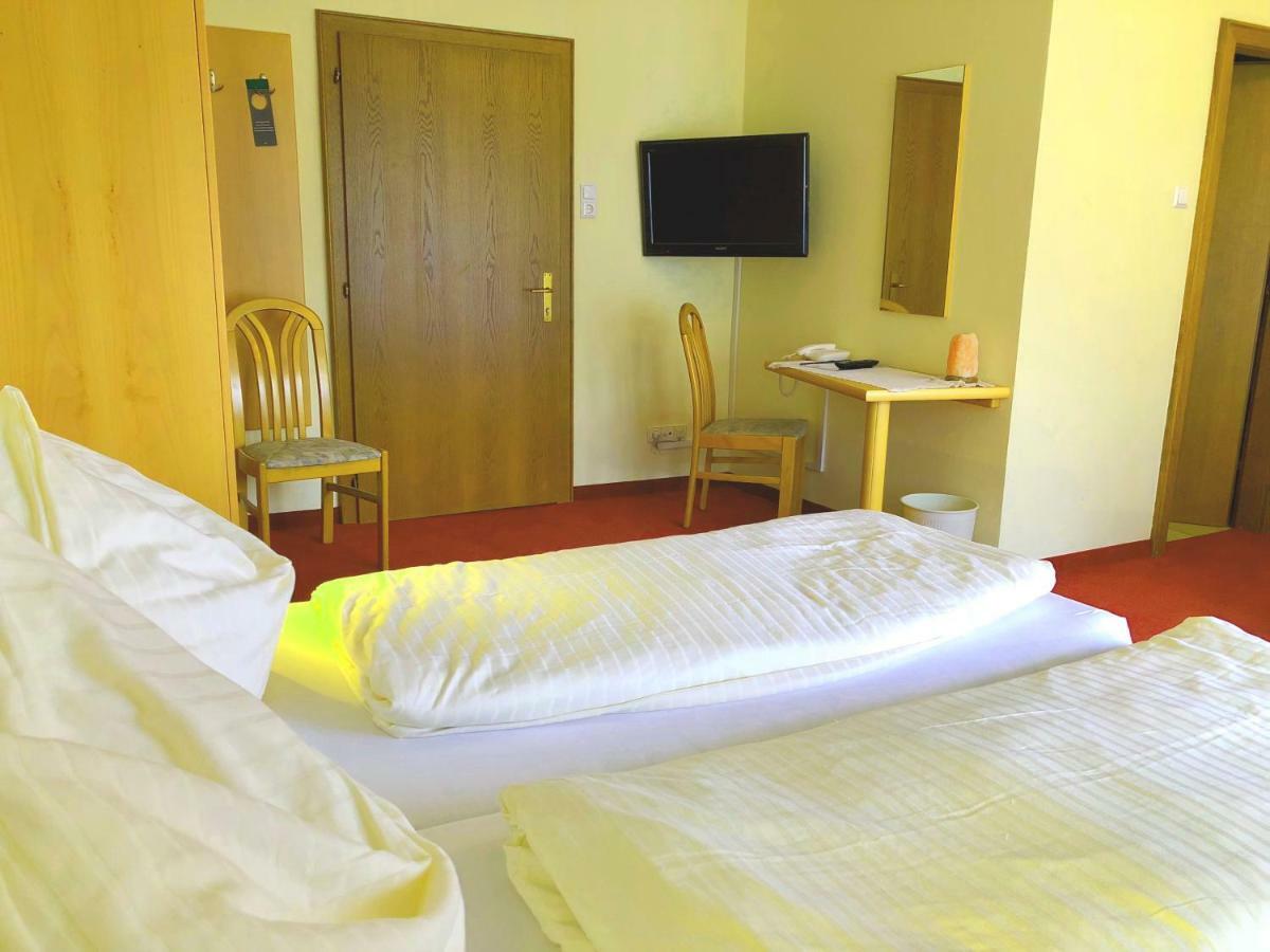 Gasthof-Hotel Winkler Muhldorf  Экстерьер фото